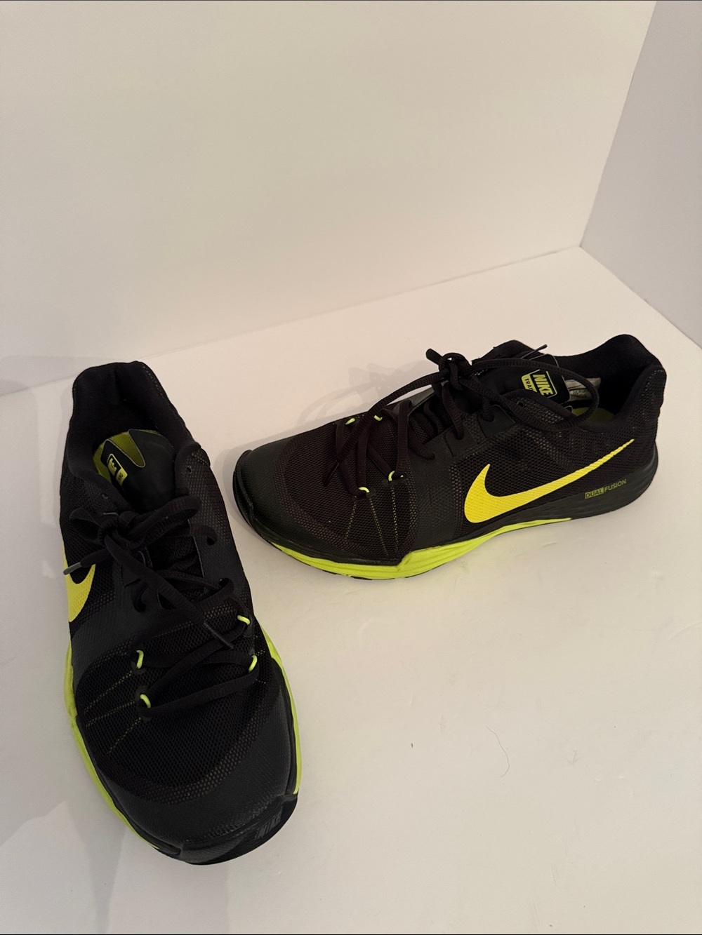 Men’s Nike Black & Neon Yellow Athletic Trainers